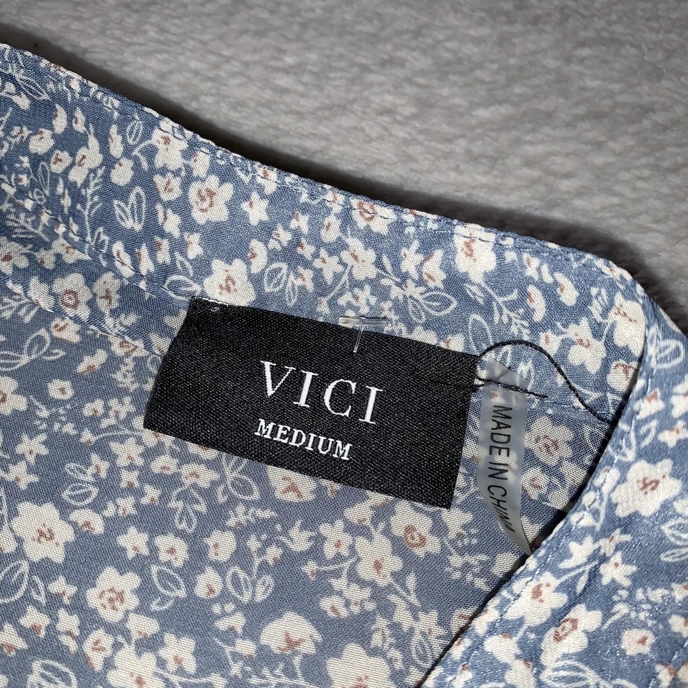VICI Dress Womens Medium Blue Floral Fit & Flare Button Front Ruffle Hem - Picture 2 of 7